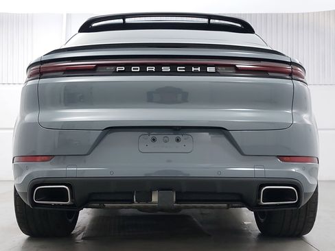Certified 2025 Porsche Cayenne Coupe image 6