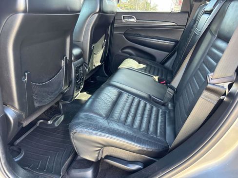 Certified 2018 Jeep Grand Cherokee Limited AWD/4WD image 7