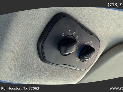 Used 2019 Ford Transit 250 130 Low Roof image 40