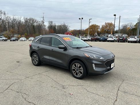 Used 2020 Ford Escape SEL image 4