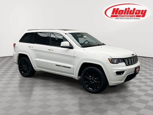 Used 2019 Jeep Grand Cherokee Altitude AWD/4WD image 1