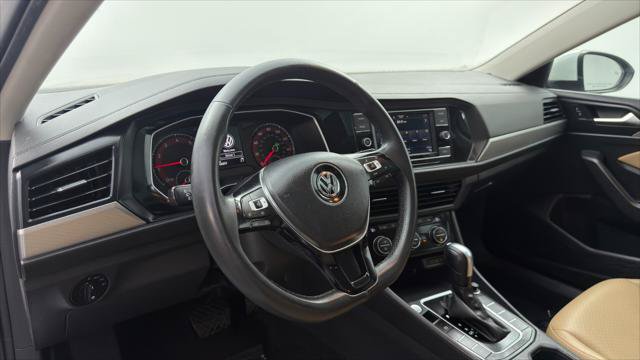 Used 2020 Volkswagen Jetta SE w/ SE Cold Weather Package FWD image 24