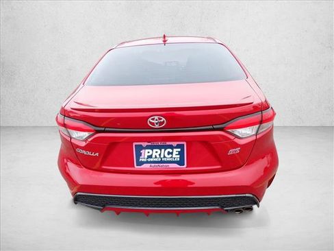 Used 2020 Toyota Corolla SE image 3