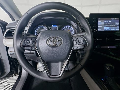 Used 2021 Toyota Camry SE FWD image 15