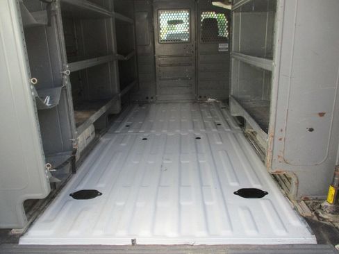 Used 2015 Nissan NV 2500 SV image 9