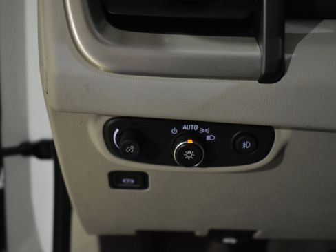 Used 2019 GMC Terrain Denali w/ Advanced Safety Package image 19