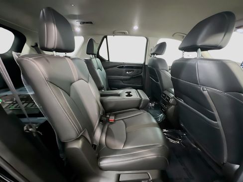 Used 2025 Honda Pilot EX-L image 19