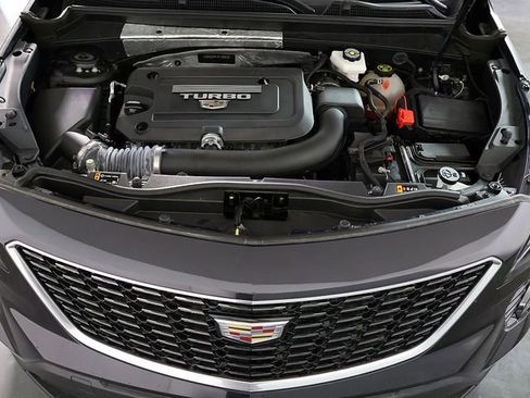 Used 2023 Cadillac XT4 Luxury w/ Cold Weather Package FWD image 35