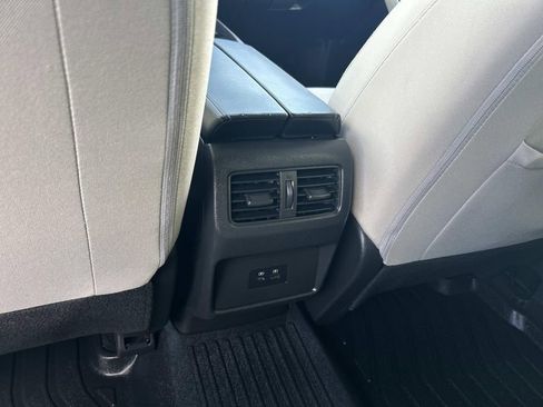 Used 2023 Nissan Rogue SV image 19