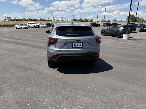 Used 2025 Chevrolet Trax RS w/ Driver Confidence Package image 10