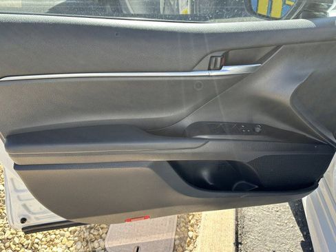 Used 2023 Toyota Camry SE image 10