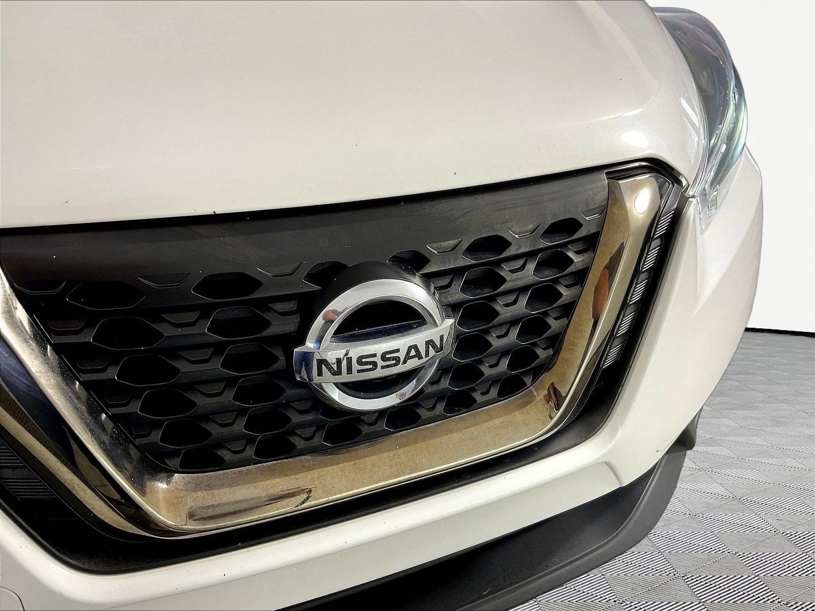 Used 2019 Nissan Kicks SR w/ SR Premium Package FWD image 30