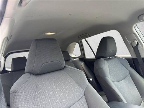 Certified 2025 Toyota RAV4 XLE FWD image 29