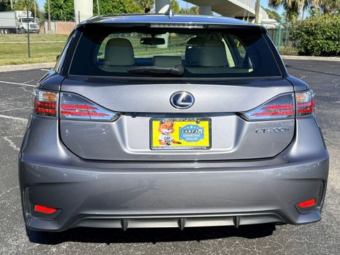 Used 2017 Lexus CT 200h image 10