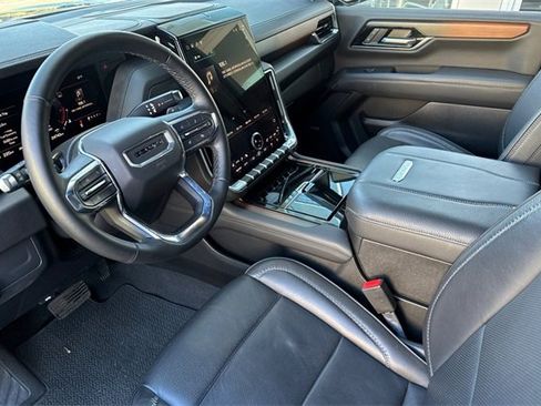 Used 2025 GMC Yukon Denali image 10