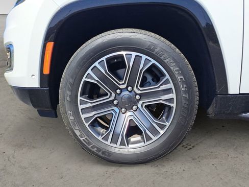 Used 2024 Jeep Wagoneer Series II w/ Flexible Seating Group image 14