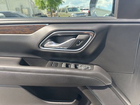 Used 2024 Chevrolet Tahoe Premier RWD image 10