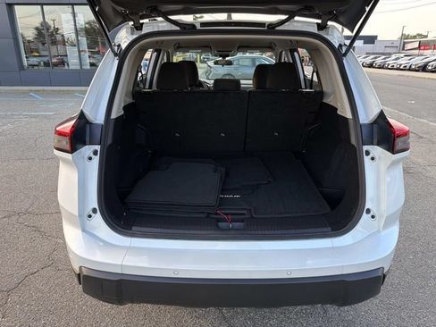 Used 2025 Nissan Rogue S AWD/4WD image 8