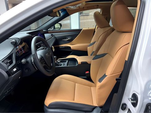 New 2025 Lexus ES 350 w/ Premium Package image 9
