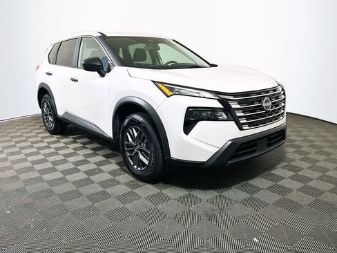 Used 2024 Nissan Rogue S FWD image 1