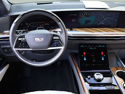 Certified 2025 Cadillac Escalade Sport Platinum image 19