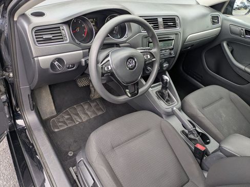 Used 2015 Volkswagen Jetta SE image 9