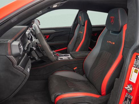 Used 2024 Lamborghini Urus Performante AWD/4WD image 17