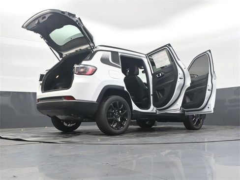 New 2026 Jeep Compass Latitude image 52
