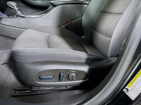 Used 2023 Chevrolet Malibu LT image 19