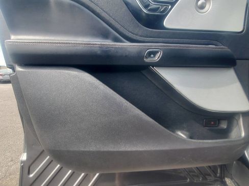 Used 2020 Lincoln Aviator Reserve w/ Equipment Group 202A image 13