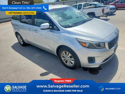 Used 2015 Kia Sedona LX image 5