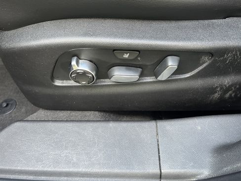 Used 2019 Cadillac XT4 Premium Luxury w/ Technology Package image 10