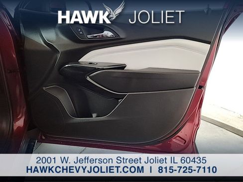 Used 2025 Chevrolet Trax LT w/ LT Convenience Package FWD image 24