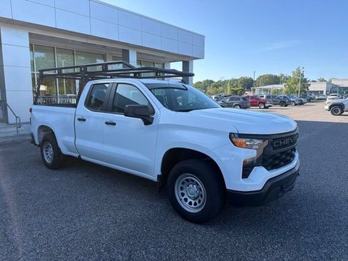 Used 2025 Chevrolet Silverado 1500 W/T w/ Trailering Package RWD image 3