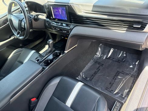 Used 2025 Toyota Camry SE FWD image 15
