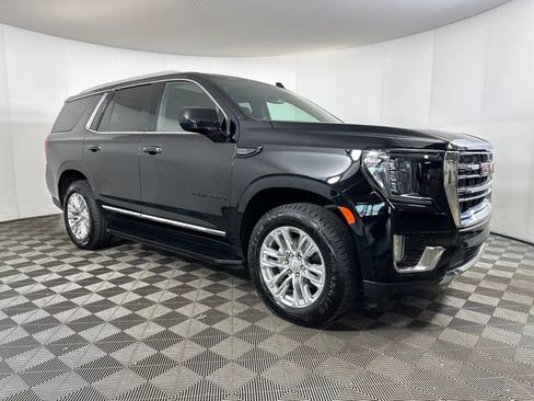 Used 2023 GMC Yukon SLT image 2
