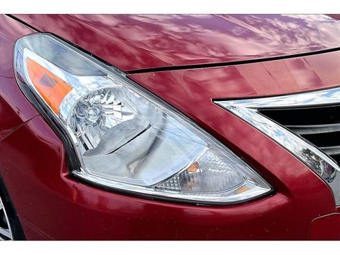 Used 2019 Nissan Versa SV image 29