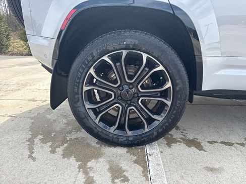 New 2026 Land Rover Defender 110 OCTA image 8