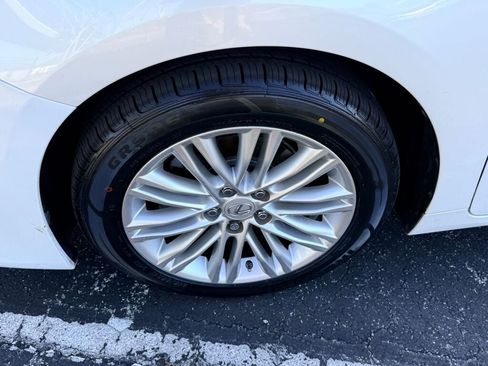 Used 2016 Lexus ES 350 w/ Premium Package w/Wood Trim image 16