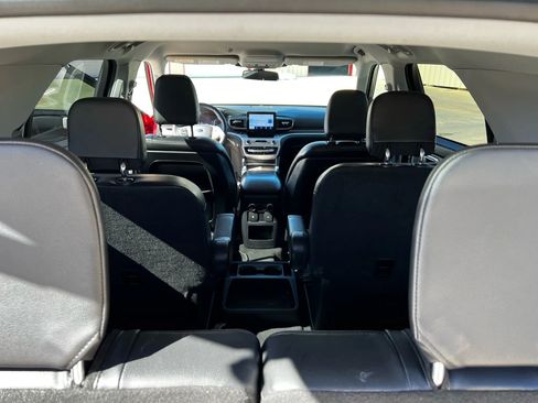 Used 2019 Ford Explorer XLT w/ Equipment Group 202A image 32