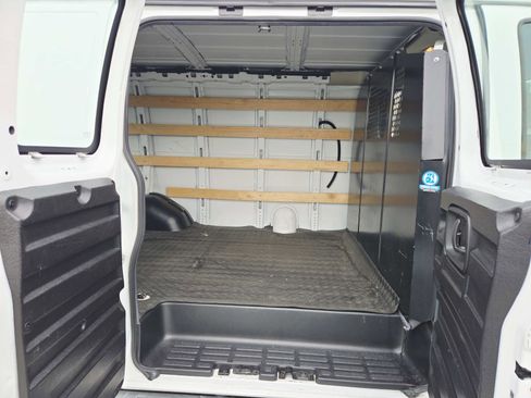Used 2021 GMC Savana 2500 w/ Driver Convenience Package image 13