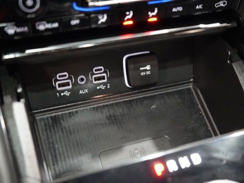 Used 2023 Jeep Grand Cherokee L Laredo image 30