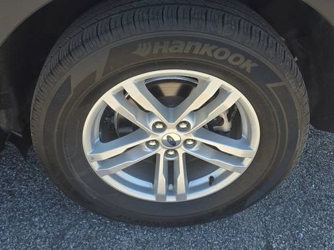 Certified 2024 Ford Explorer XLT w/ Equipment Group 202A AWD/4WD image 5