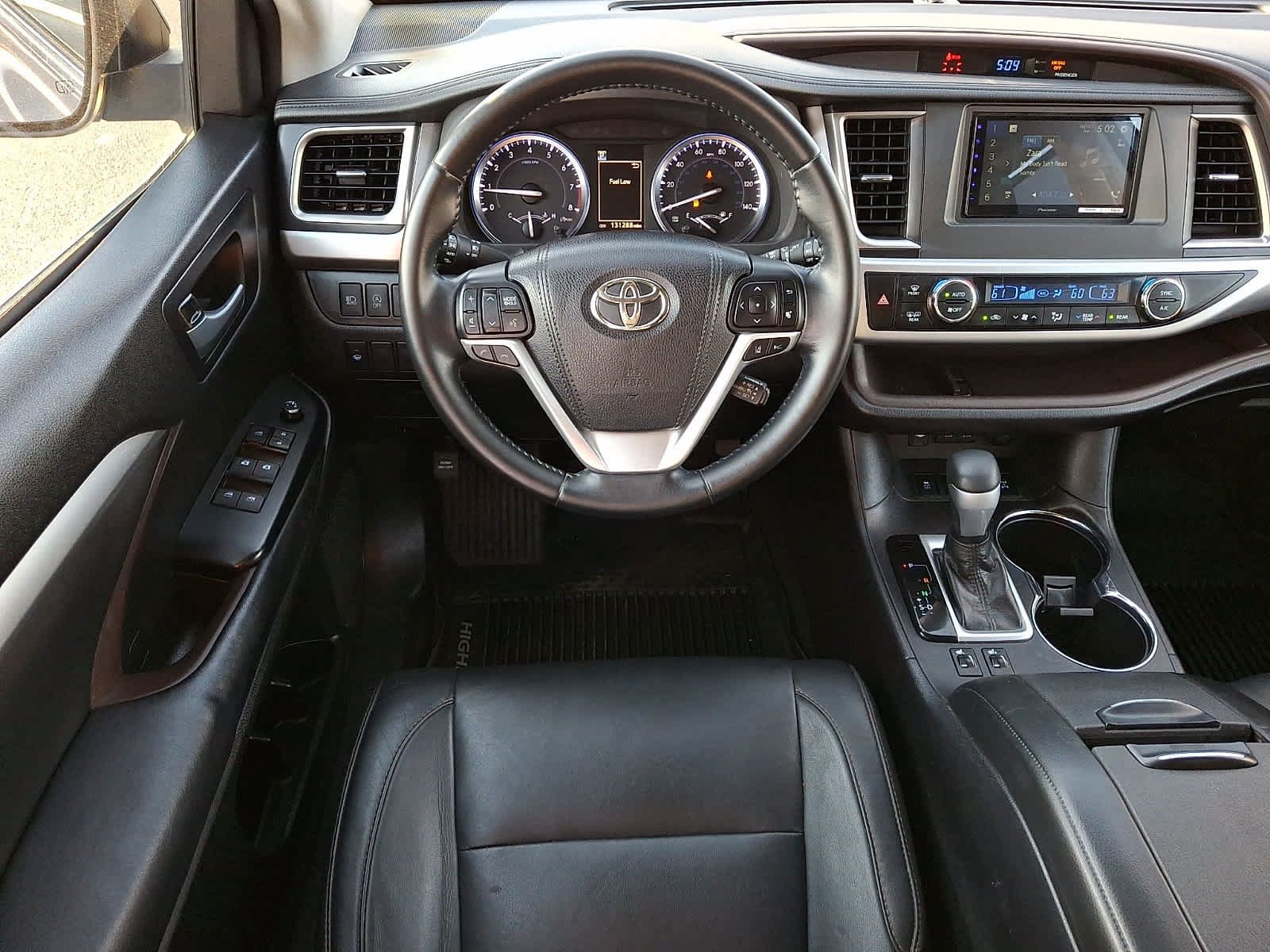 Used 2018 Toyota Highlander XLE AWD/4WD image 14