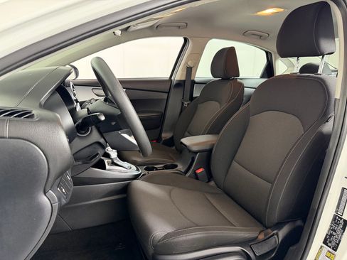 Used 2024 Kia Forte LXS image 4