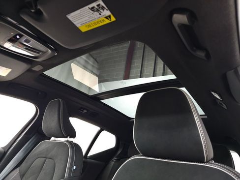 Used 2023 Volvo XC40 B5 Plus w/ Protection Package Premier AWD/4WD image 16
