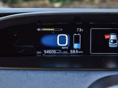 Used 2018 Toyota Prius Prime Premium w/ Carpet Mat Package image 23