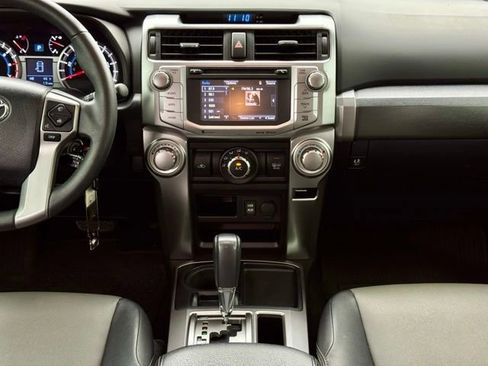 Used 2017 Toyota 4Runner SR5 image 29