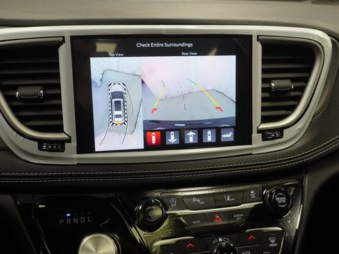 New 2027 Chrysler Pacifica Select AWD/4WD image 24