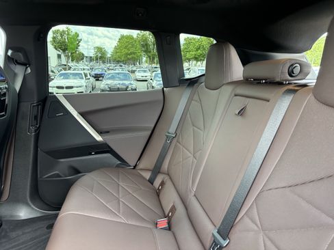 Certified 2023 BMW iX xDrive50 w/ Premium Package AWD/4WD image 32